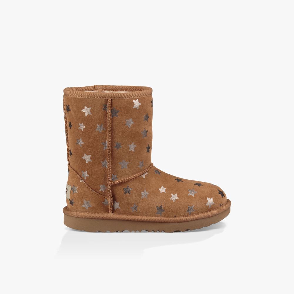 Bottes UGG Classic Short II Stars Fille Marron Soldes 607MSQLN